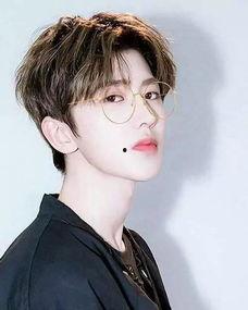 蔡徐坤被爆料讲梦话视频,揭秘偶像私下的一面 第1张 蔡徐坤被爆料讲梦话视频,揭秘偶像私下的一面 第1张